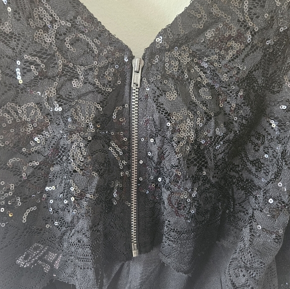 NWT black sequin and lace elegant formal top - Picture 4 of 10